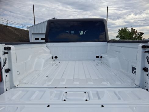 Certified 2024 Jeep Gladiator Sport image 28