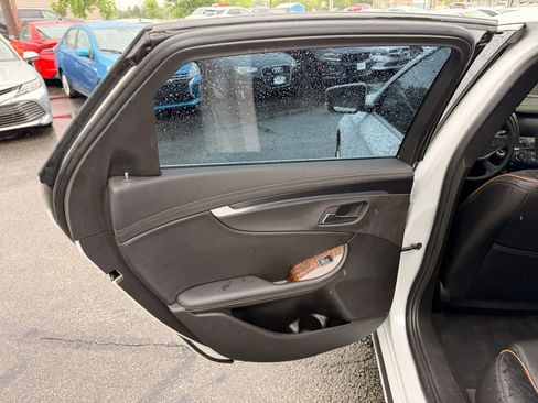 Used 2015 Chevrolet Impala LTZ FWD image 16