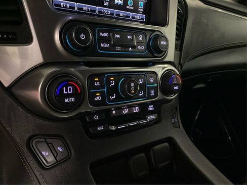 Used 2018 Chevrolet Suburban LT AWD/4WD image 31