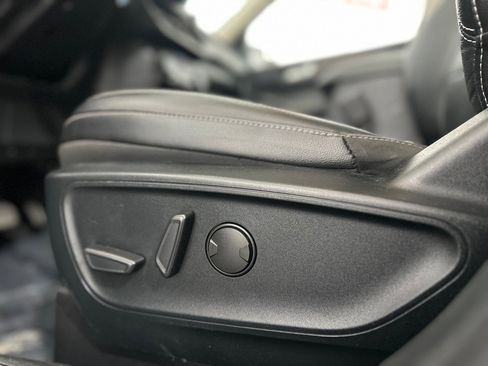 Used 2020 Ford Escape Titanium image 31