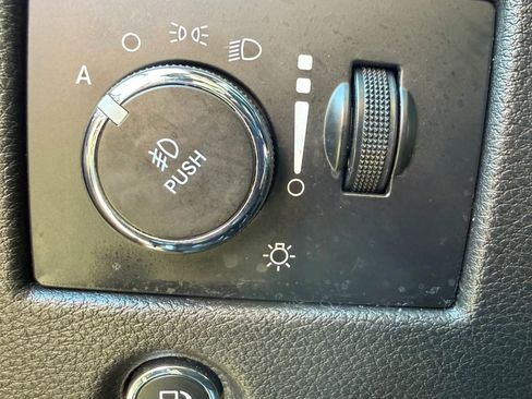 Used 2018 Jeep Grand Cherokee Limited image 23