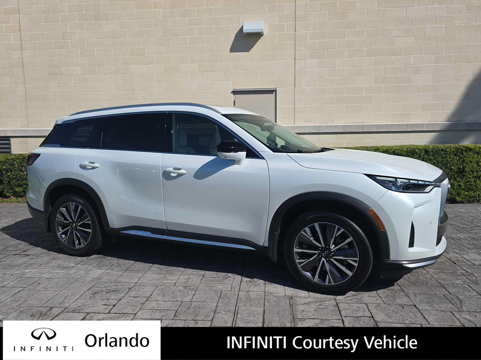 Certified 2026 INFINITI QX60 Luxe w/ Cargo Package FWD image 1