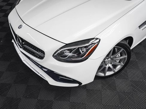Used 2017 Mercedes-Benz SLC 43 AMG image 3