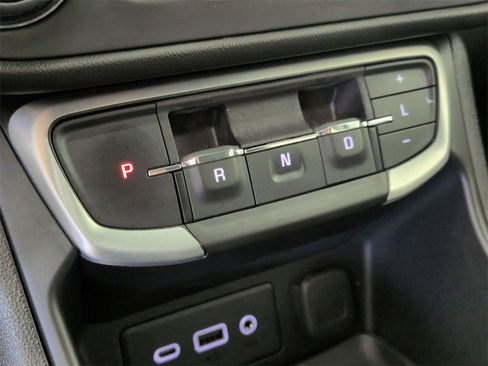 Certified 2022 GMC Terrain SLE w/ Driver Convenience Package image 15