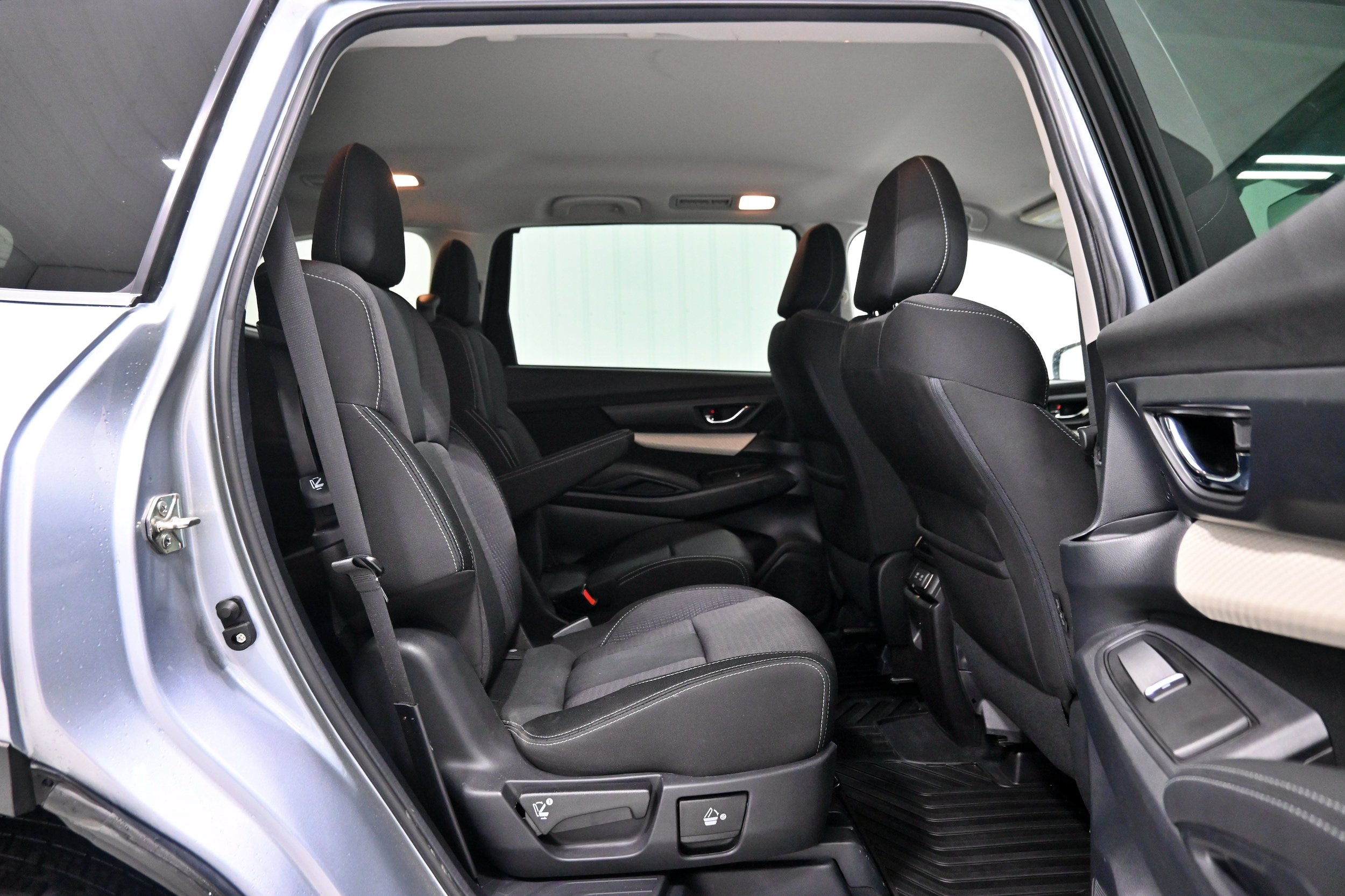 Used 2020 Subaru Ascent Premium w/ Convenience Package AWD/4WD image 28
