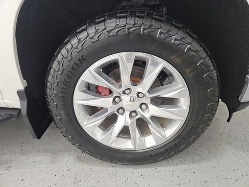 Used 2020 Chevrolet Silverado 1500 LTZ AWD/4WD image 8