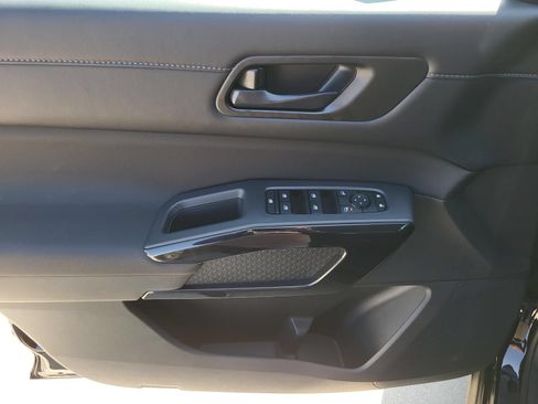 New 2026 Nissan Pathfinder SV FWD image 17