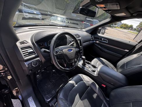 Used 2017 Ford Explorer Limited w/ Equipment Group 301A AWD/4WD image 12
