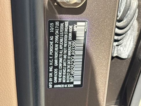 Used 2016 Porsche Cayenne S image 36