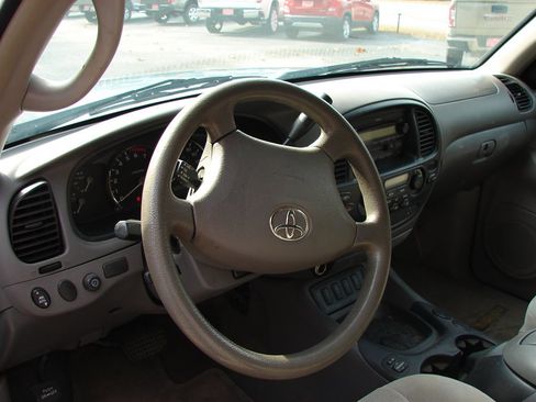 Used 2006 Toyota Sequoia SR5 image 8