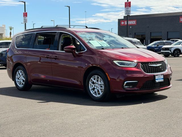 Used 2022 Chrysler Pacifica Touring-L FWD image 9