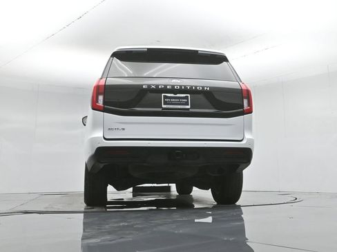 Used 2025 Ford Expedition Active AWD/4WD image 56