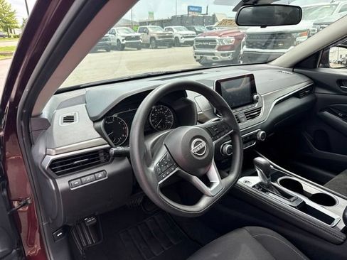 Used 2023 Nissan Altima 2.5 SV FWD image 10