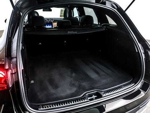 Used 2024 Mercedes-Benz GLC 300 4MATIC w/ AMG Line image 23