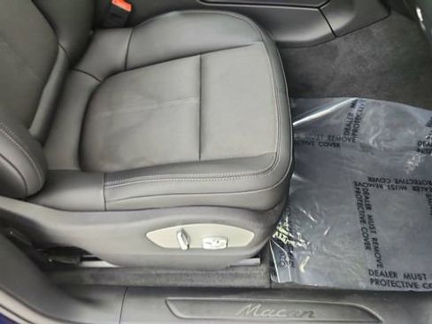 Used 2024 Porsche Macan image 22