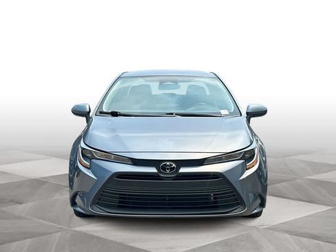 Used 2025 Toyota Corolla LE FWD image 3