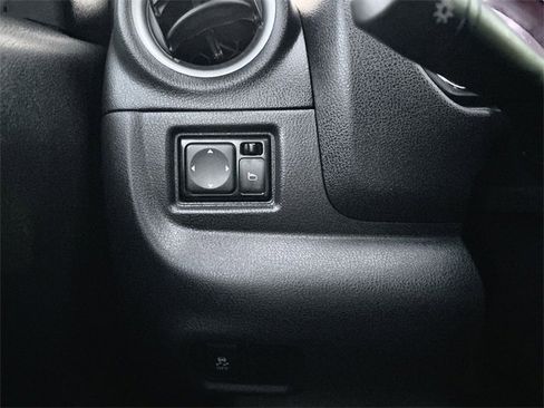 Used 2017 Nissan Versa SV image 33