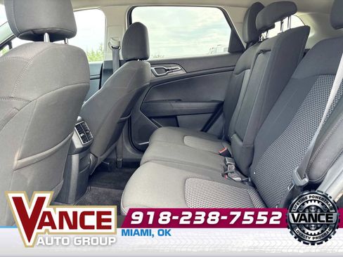 Used 2025 Kia Sportage LX AWD/4WD image 13