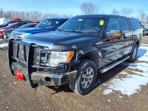 Used 2014 Ford F150 XLT w/ XLT Chrome Package image 2