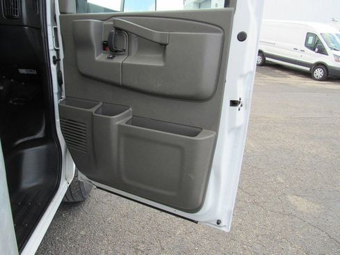 Used 2022 GMC Savana 3500 Extended w/ Power Convenience Package image 11