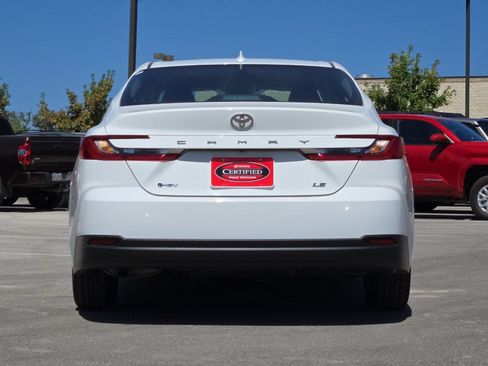 Used 2025 Toyota Camry LE FWD image 4