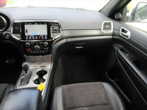 Used 2021 Jeep Grand Cherokee Laredo X image 13