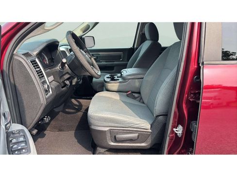 Used 2017 RAM 1500 Classic SLT AWD/4WD image 10
