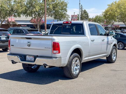Used 2015 RAM 1500 Laramie w/ Convenience Group AWD/4WD image 4