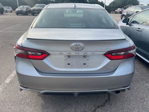 Used 2023 Toyota Camry SE FWD image 5