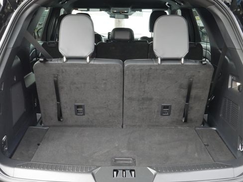 Certified 2025 Ford Explorer ST-Line w/ ST-Line Street Pack image 25