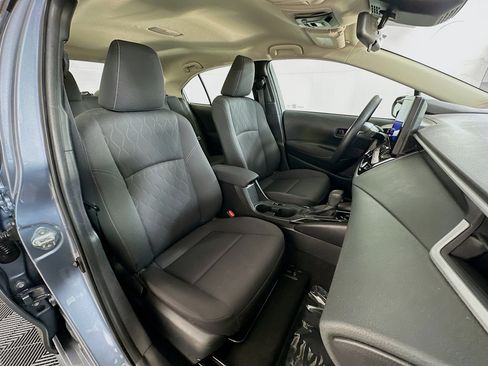 Used 2025 Toyota Corolla LE image 27