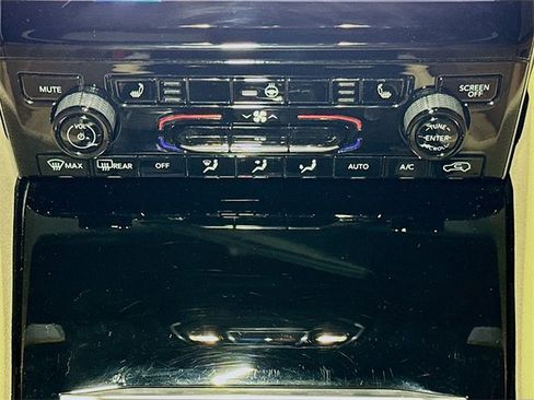 Used 2023 Jeep Grand Cherokee L Limited image 13