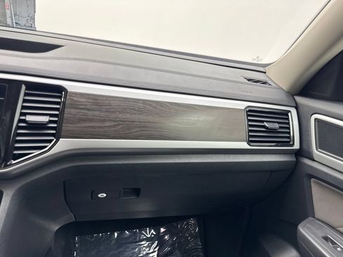 Used 2023 Volkswagen Atlas SE w/ Black Wheel Package FWD image 62