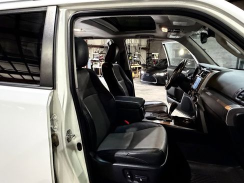Used 2023 Toyota 4Runner SR5 Premium w/ Moonroof Package AWD/4WD image 27