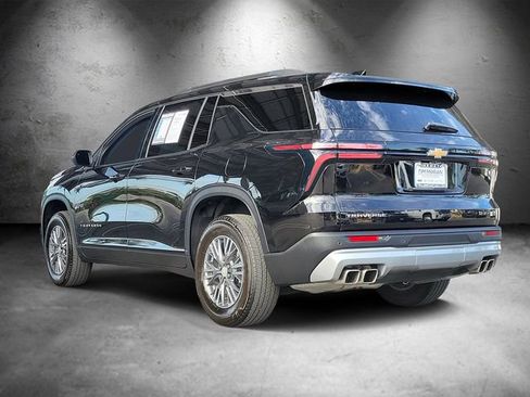 Certified 2025 Chevrolet Traverse LT w/ Driver Confidence Package FWD image 4