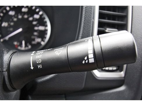 Used 2022 Nissan Frontier SV image 17