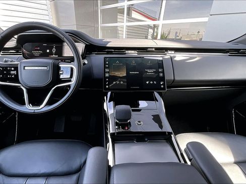Used 2025 Land Rover Range Rover Sport image 15