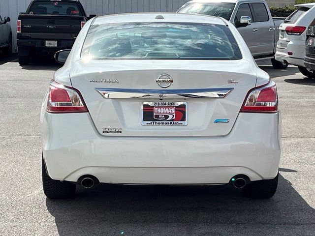 Used 2013 Nissan Altima 2.5 SL w/ Technology Pkg FWD image 11