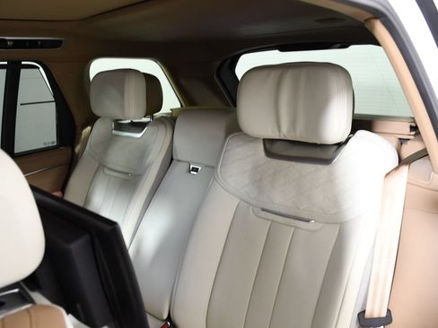 Used 2023 Land Rover Range Rover SV AWD/4WD image 27