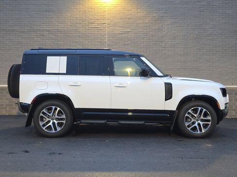 New 2025 Land Rover Defender 110 X-Dynamic SE image 23