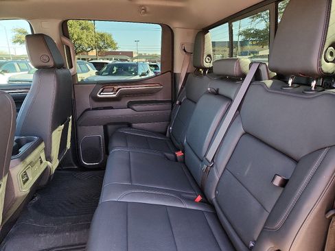 Used 2023 Chevrolet Silverado 1500 LT Trail Boss w/ LT Trail Boss Premium Package image 11