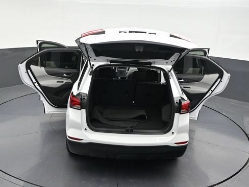 Used 2024 Chevrolet Equinox LS w/ Driver Confidence II Package FWD image 40