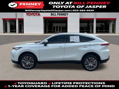 Used 2023 Toyota Venza XLE AWD/4WD image 2