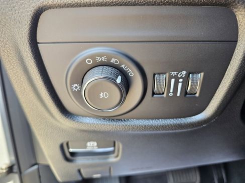 New 2025 Jeep Grand Cherokee Limited w/ Black Appearance Package image 24