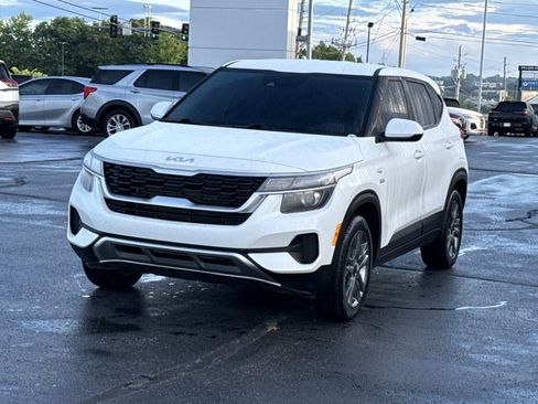 Used 2023 Kia Seltos LX AWD/4WD image 11