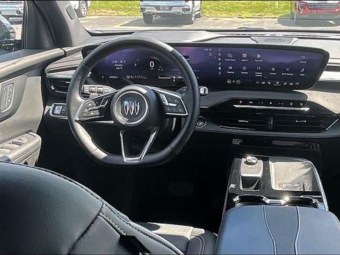 Used 2025 Buick Enclave Sport Touring w/ Trailering Package, 5000 lbs. FWD image 5