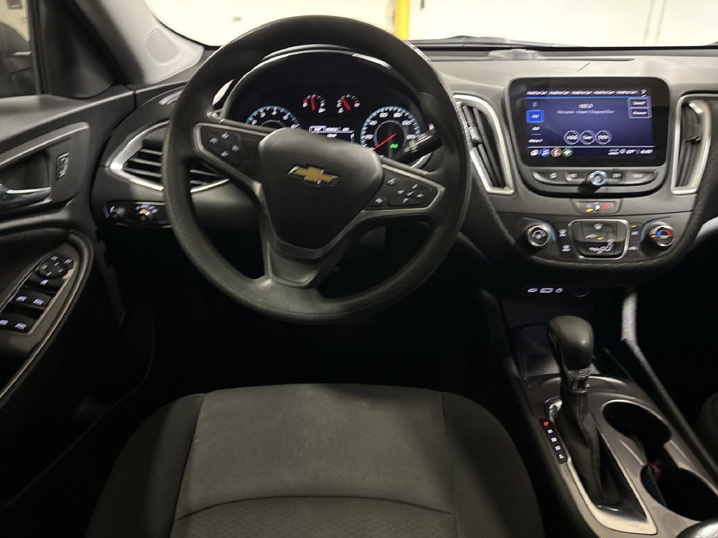 Used 2022 Chevrolet Malibu LS FWD image 11