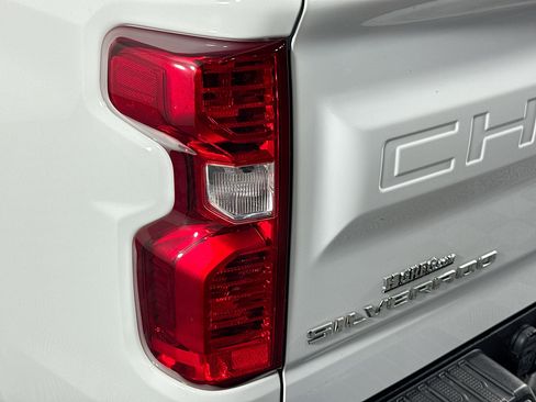 Used 2023 Chevrolet Silverado 1500 LT AWD/4WD image 34