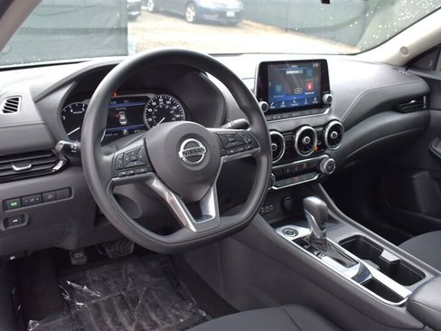 Used 2023 Nissan Sentra SV FWD image 3