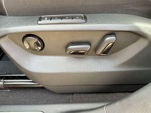 Used 2024 Volkswagen Atlas Cross Sport SEL R-Line image 12